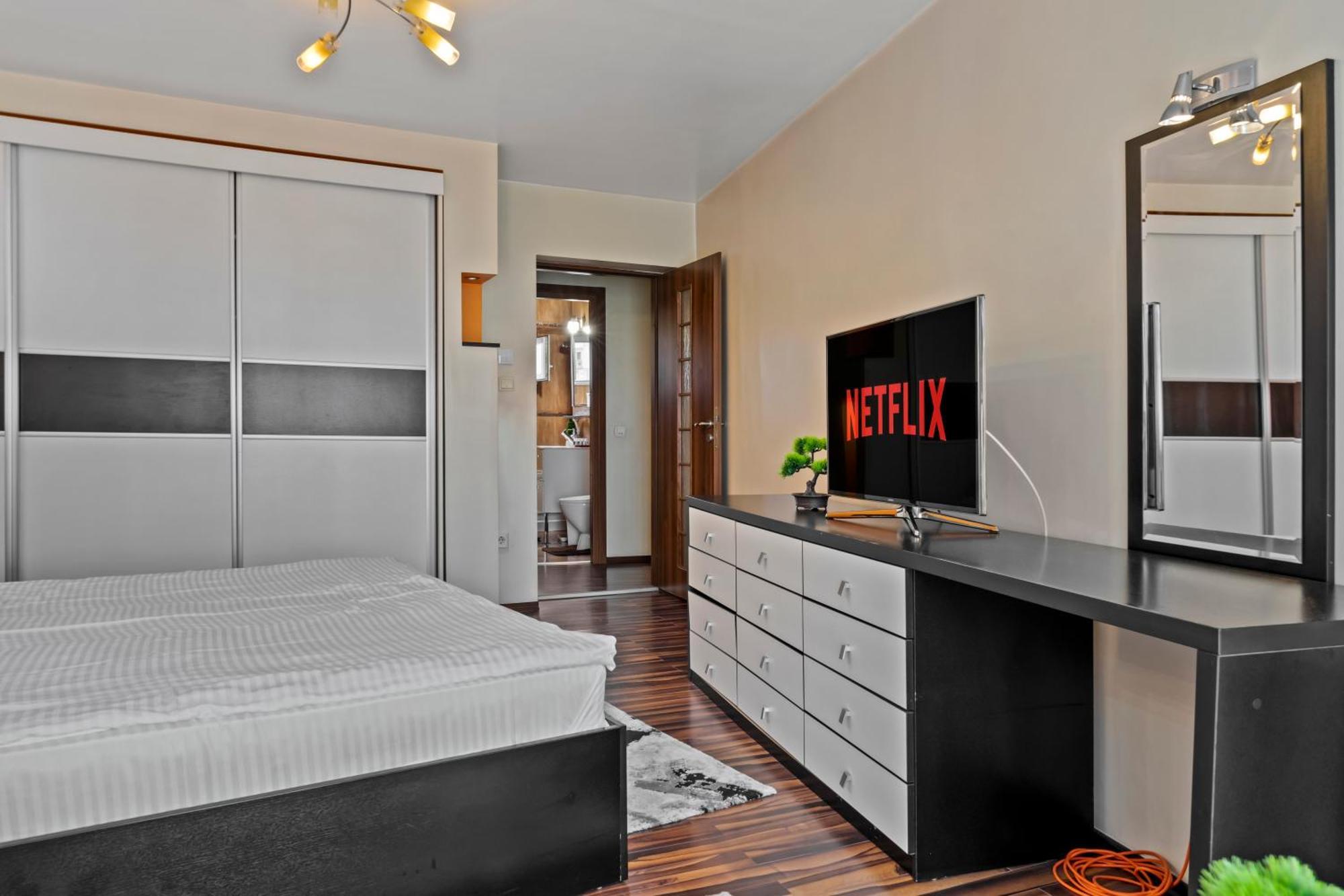 4 Rooms Unirii 47 Букурещ Екстериор снимка